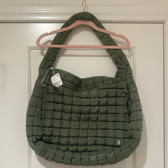Free People FP Movement Quilted Carryall Bag in Washed Sage π New & Never Worn π - Picture 5 of 17